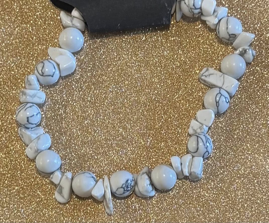 Mixed chipped and Beaded Crystal Bracelet